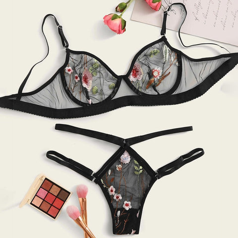 New Women's underwear Bra Sexy 2 Piece Sexy Embroidered Underwear set Fashion Thong Underwear Lingerie Flower Lace
