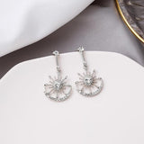 2020 new star moon earrings Korean version asymmetrical high sense earrings fashion earrings Prevent Allergy exquisite ear nail